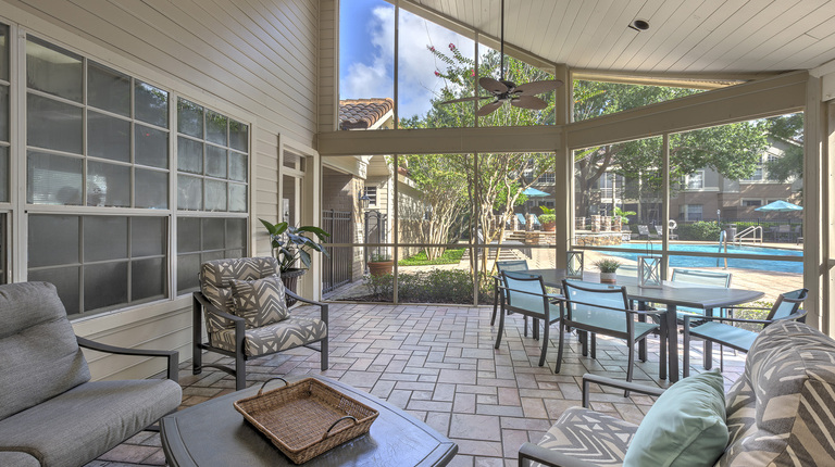 Clubhouse Screened Patio